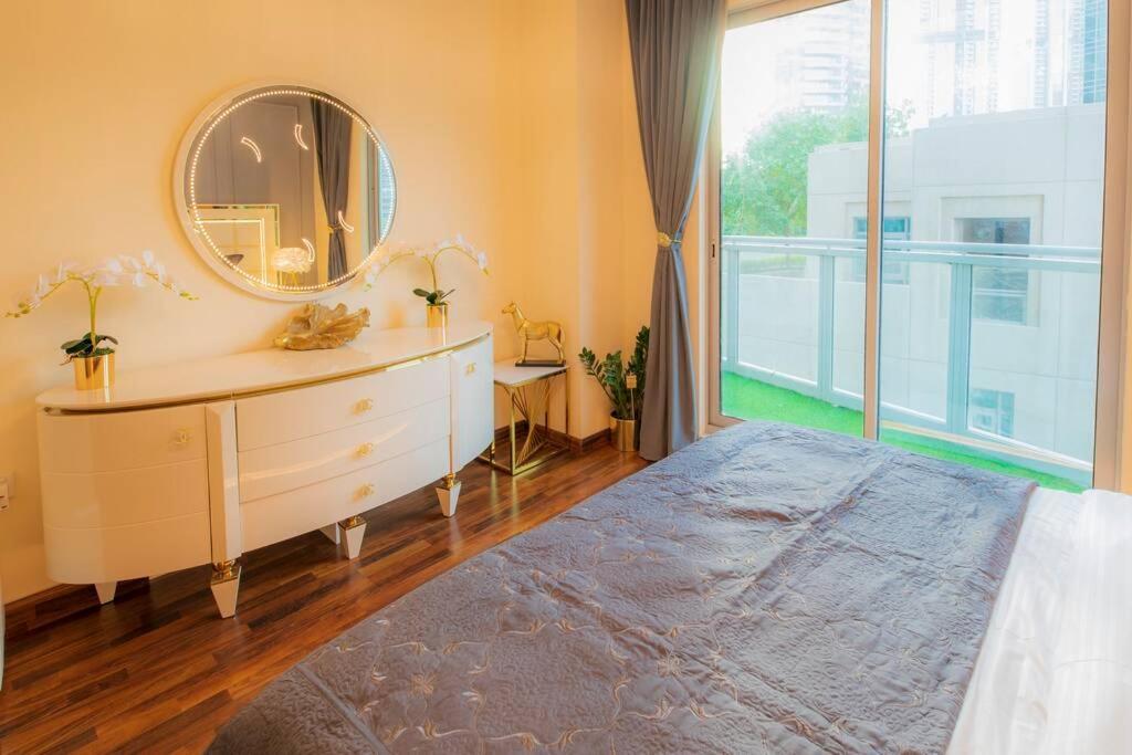 First Class 2Br With Full Burj Khalifa And Fountain View Dubai Eksteriør bilde